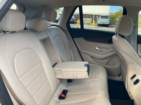 Used 2021 Mercedes-Benz GLC 300 image 22
