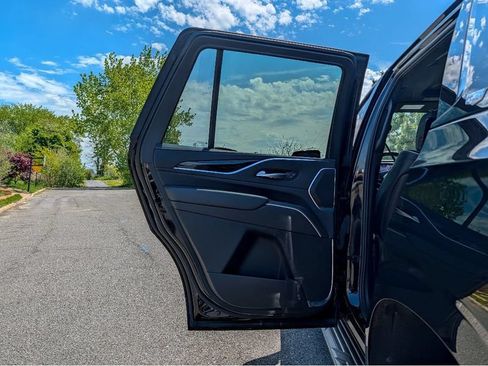 Used 2023 Cadillac Escalade Sport AWD/4WD image 20