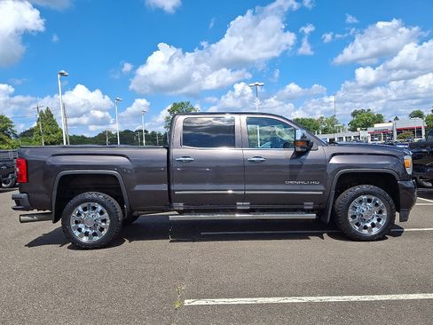 Used 2016 GMC Sierra 2500 Denali w/ Duramax Plus Package image 7