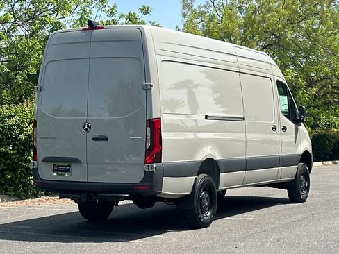 New 2025 Mercedes-Benz Sprinter 2500 image 3
