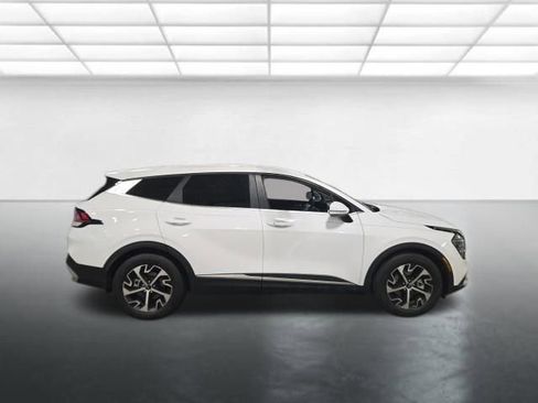 Used 2025 Kia Sportage EX FWD image 3