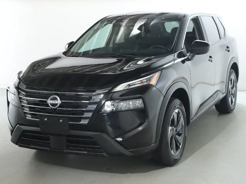 Used 2024 Nissan Rogue SV FWD image 4