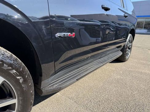 Used 2022 GMC Yukon XL AT4 image 10