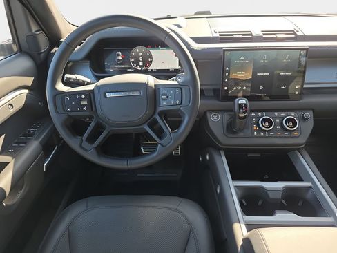 Used 2025 Land Rover Defender 110 X AWD/4WD image 15