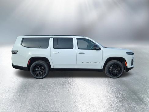 New 2026 Jeep Grand Wagoneer L Limited AWD/4WD image 8
