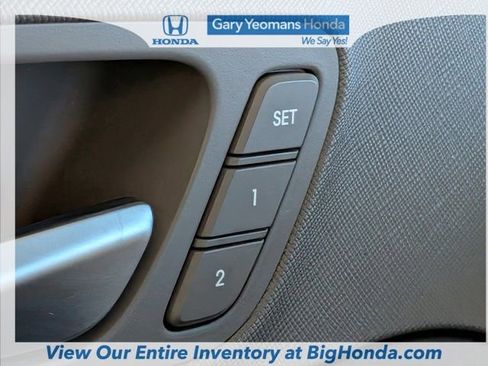 Used 2018 Hyundai Santa Fe Limited image 25