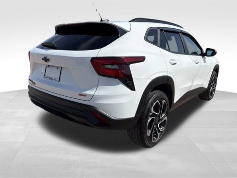 Certified 2024 Chevrolet Trax RS w/ Sunroof Package image 6