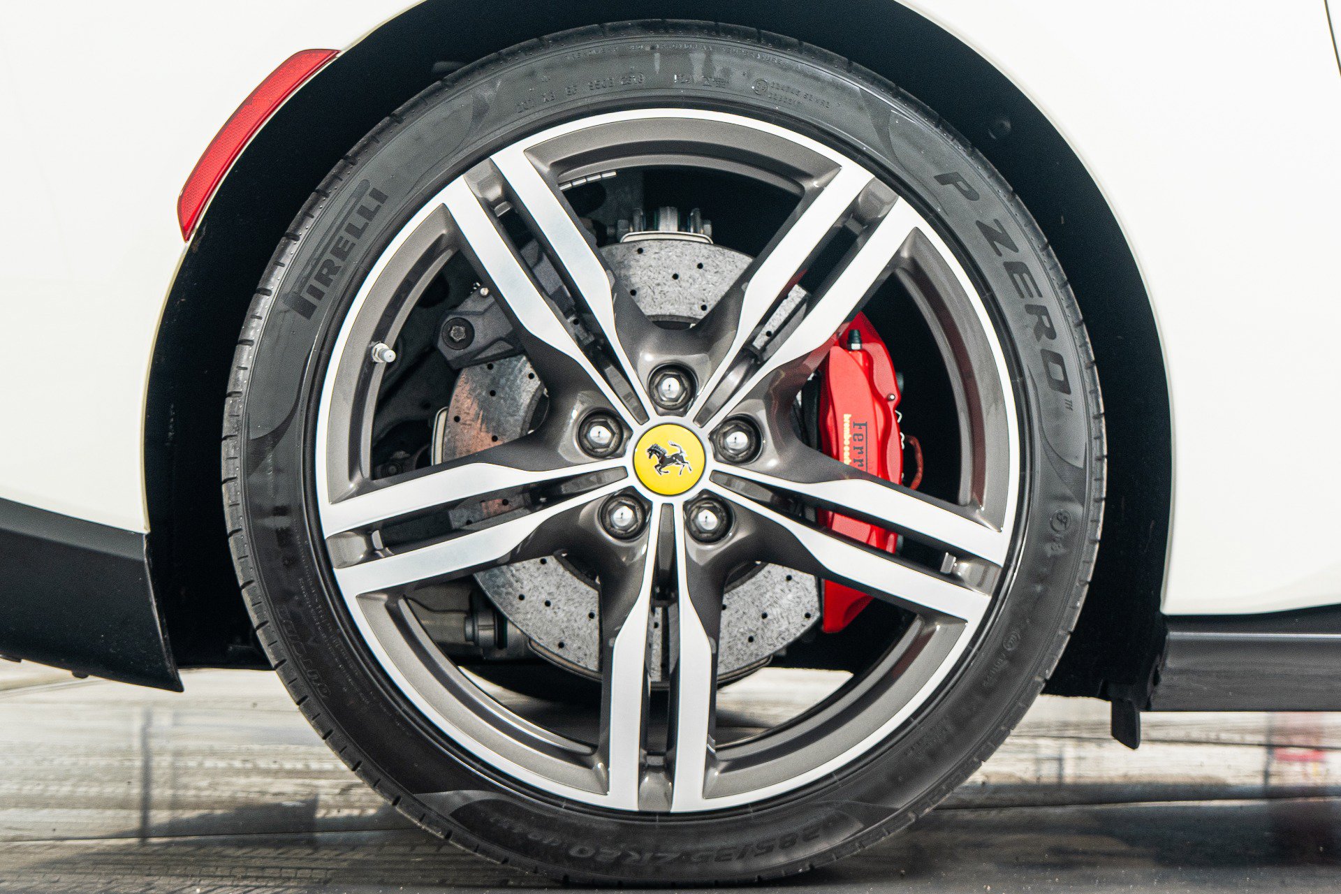 Used 2019 Ferrari Portofino RWD image 45