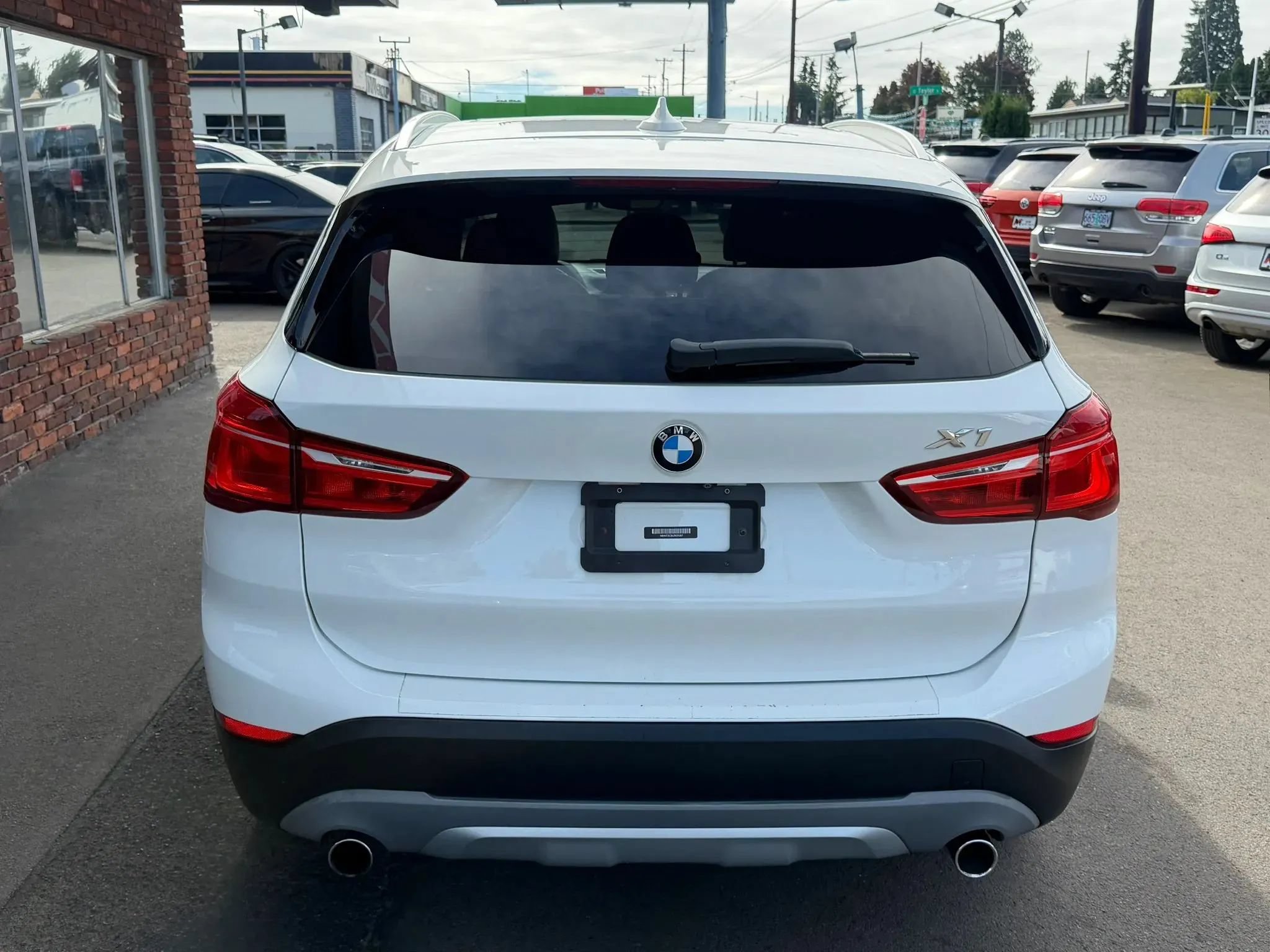 Used 2018 BMW X1 xDrive28i AWD/4WD image 4