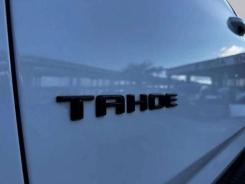Used 2023 Chevrolet Tahoe Z71 w/ Luxury Package AWD/4WD image 15