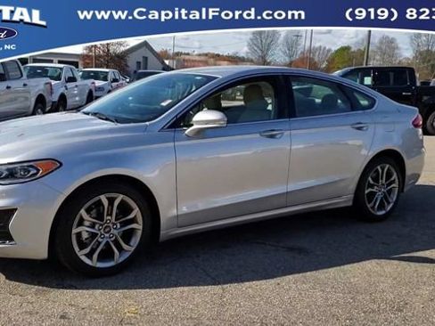 Used 2019 Ford Fusion SEL FWD image 4