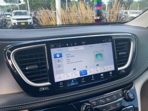 Used 2024 Chrysler Pacifica Touring-L w/ Road Tripper Package image 7