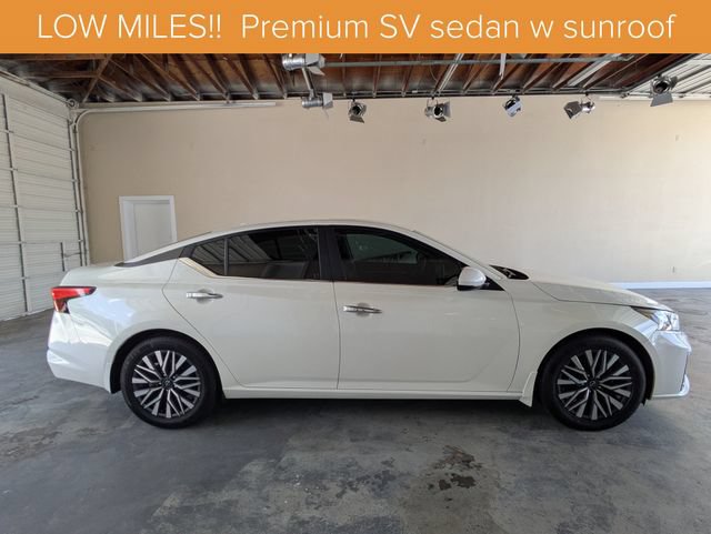 Used 2023 Nissan Altima 2.5 SV w/ SV Premium Package FWD image 3
