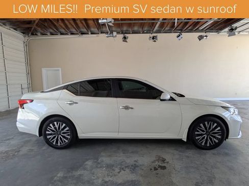 Used 2023 Nissan Altima 2.5 SV w/ SV Premium Package FWD image 3