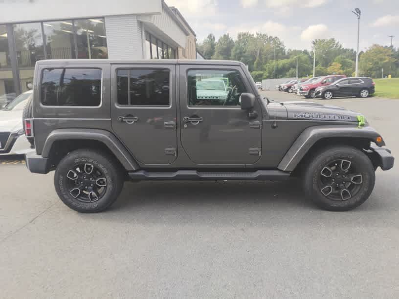 Used 2017 Jeep Wrangler Unlimited Sahara AWD/4WD image 7
