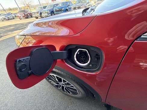 New 2025 Ford Escape SE w/ Class II Trailer Tow Package image 10