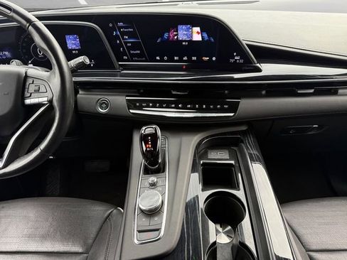 Used 2024 Cadillac Escalade Sport RWD image 3