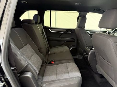 Used 2025 GMC Acadia Elevation AWD/4WD image 29