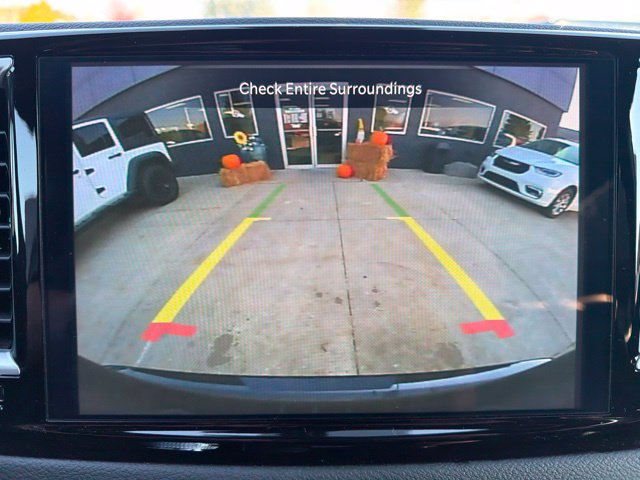 Used 2026 Chrysler Pacifica Select FWD image 28
