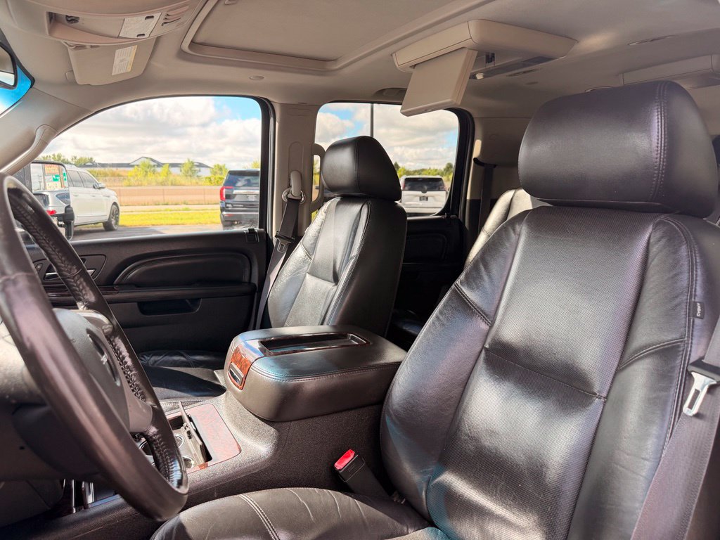 Used 2011 GMC Yukon XL Denali AWD/4WD image 21
