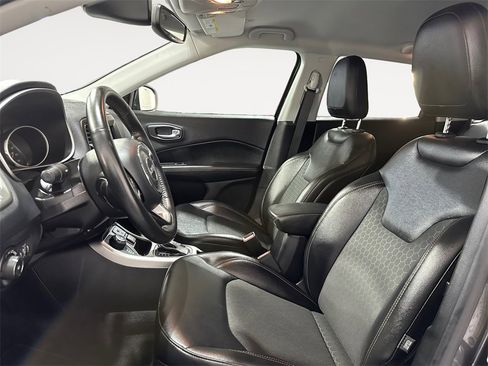 Used 2019 Jeep Compass Latitude w/ Popular Equipment Group image 8