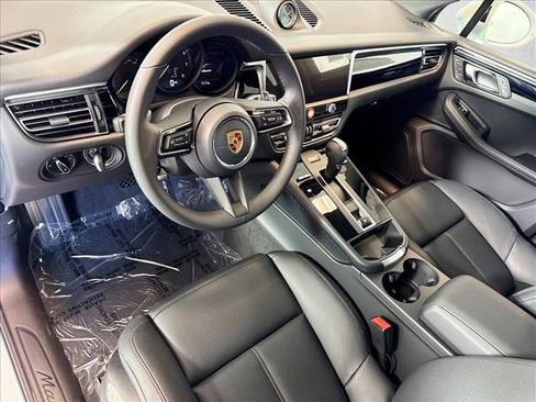 Used 2026 Porsche Macan AWD/4WD image 4