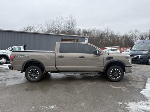 Used 2021 Nissan Titan PRO-4X w/ Pro-4x Convenience Package image 5
