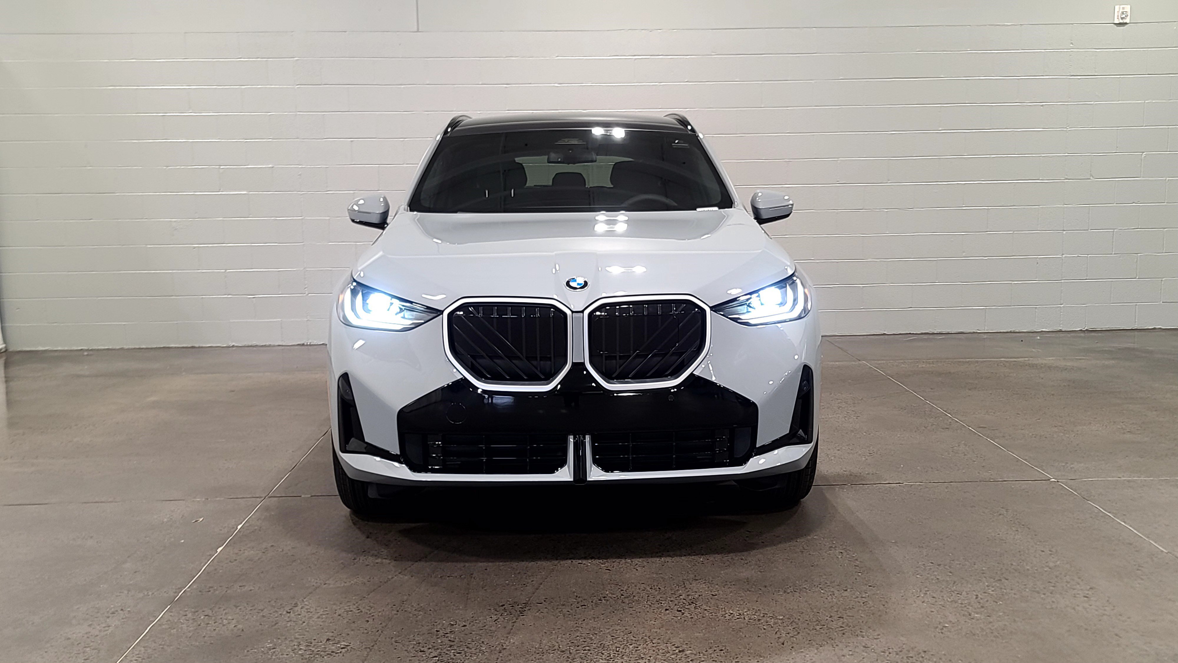 Used 2026 BMW X3 xDrive30i w/ M Sport Package AWD/4WD image 2