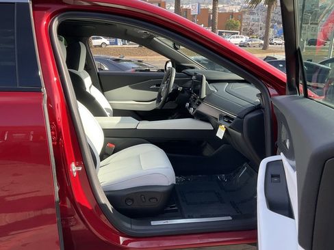 Used 2024 Acura ZDX A-Spec image 57