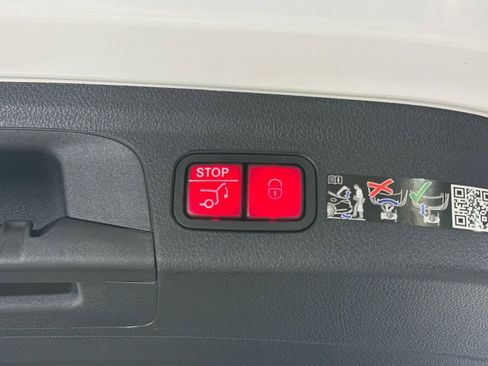 Certified 2026 Mercedes-Benz GLE 350 4MATIC image 31