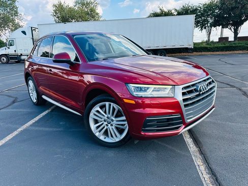 Used 2018 Audi Q5 2.0T Premium Plus w/ Premium Plus Package image 2