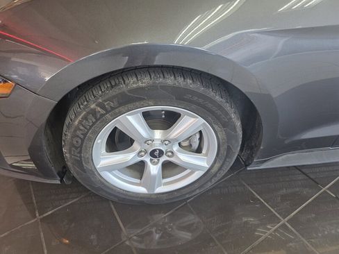 Used 2019 Ford Mustang Convertible RWD image 27