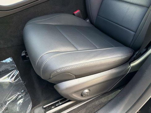 Used 2025 Mercedes-Benz GLE 450e 4MATIC image 38