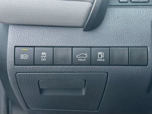 Used 2019 Toyota Camry LE FWD image 10