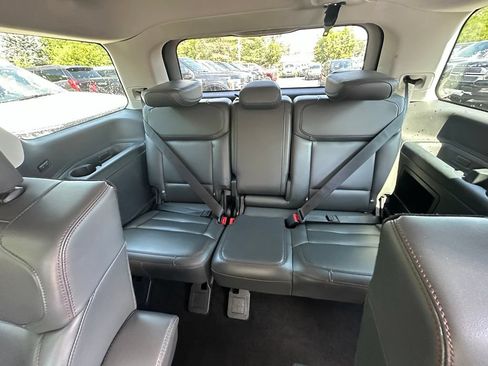 Used 2025 Ford Expedition Active AWD/4WD image 13