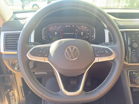 Used 2022 Volkswagen Atlas SE image 11