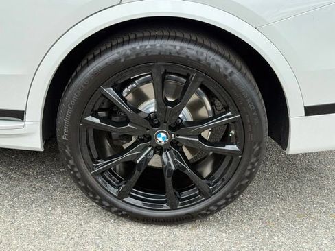 Used 2026 BMW X7 xDrive40i w/ M Sport Package AWD/4WD image 14