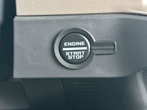 Used 2025 Ford Bronco Outer Banks image 21