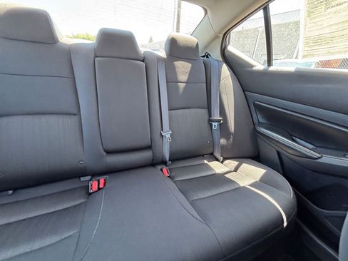 Used 2025 Nissan Altima 2.5 SV FWD image 37