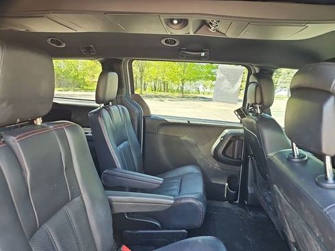 Used 2019 Dodge Grand Caravan GT FWD image 14