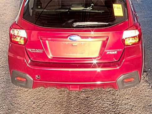 Used 2017 Subaru Crosstrek 2.0i Premium AWD/4WD image 9