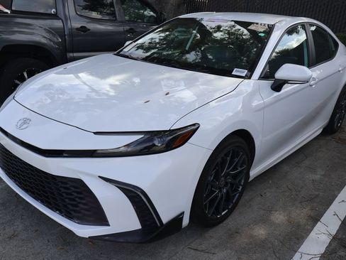 Certified 2025 Toyota Camry SE w/ Convenience Package FWD image 2