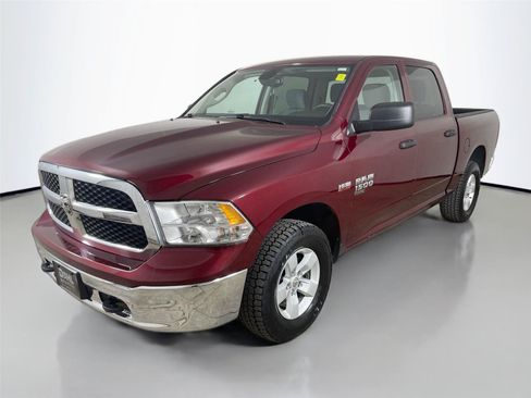 Used 2023 RAM 1500 Classic SLT w/ Protection Group AWD/4WD image 4