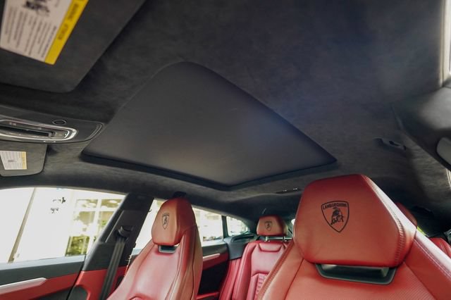 Used 2022 Lamborghini Urus AWD/4WD image 71