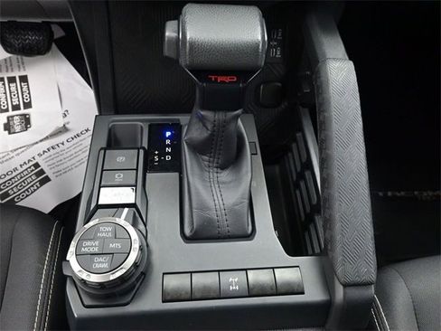 Used 2024 Toyota Tacoma TRD Off-Road image 3