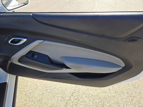 Used 2020 Chevrolet Camaro LT image 6