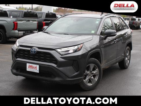 Used 2022 Toyota RAV4 XLE w/ Convenience Package AWD/4WD image 1