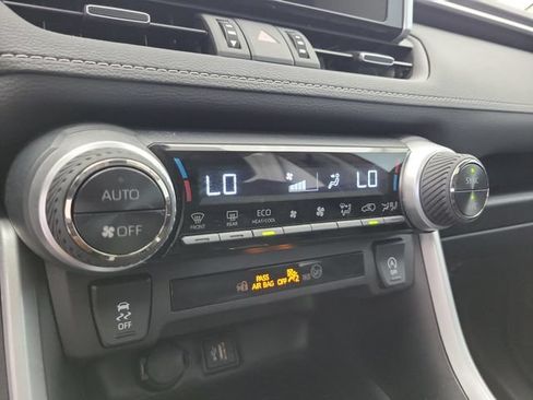 Used 2025 Toyota RAV4 XLE Premium FWD image 31