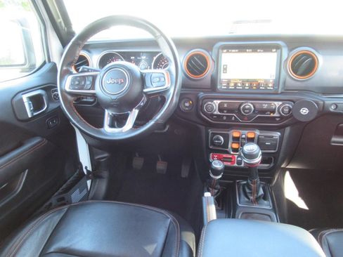 Used 2022 Jeep Gladiator Mojave w/ Trailer Tow Package AWD/4WD image 16