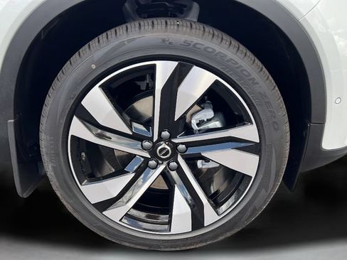 New 2026 Volvo XC40 B5 Plus w/ Climate Package AWD/4WD image 24
